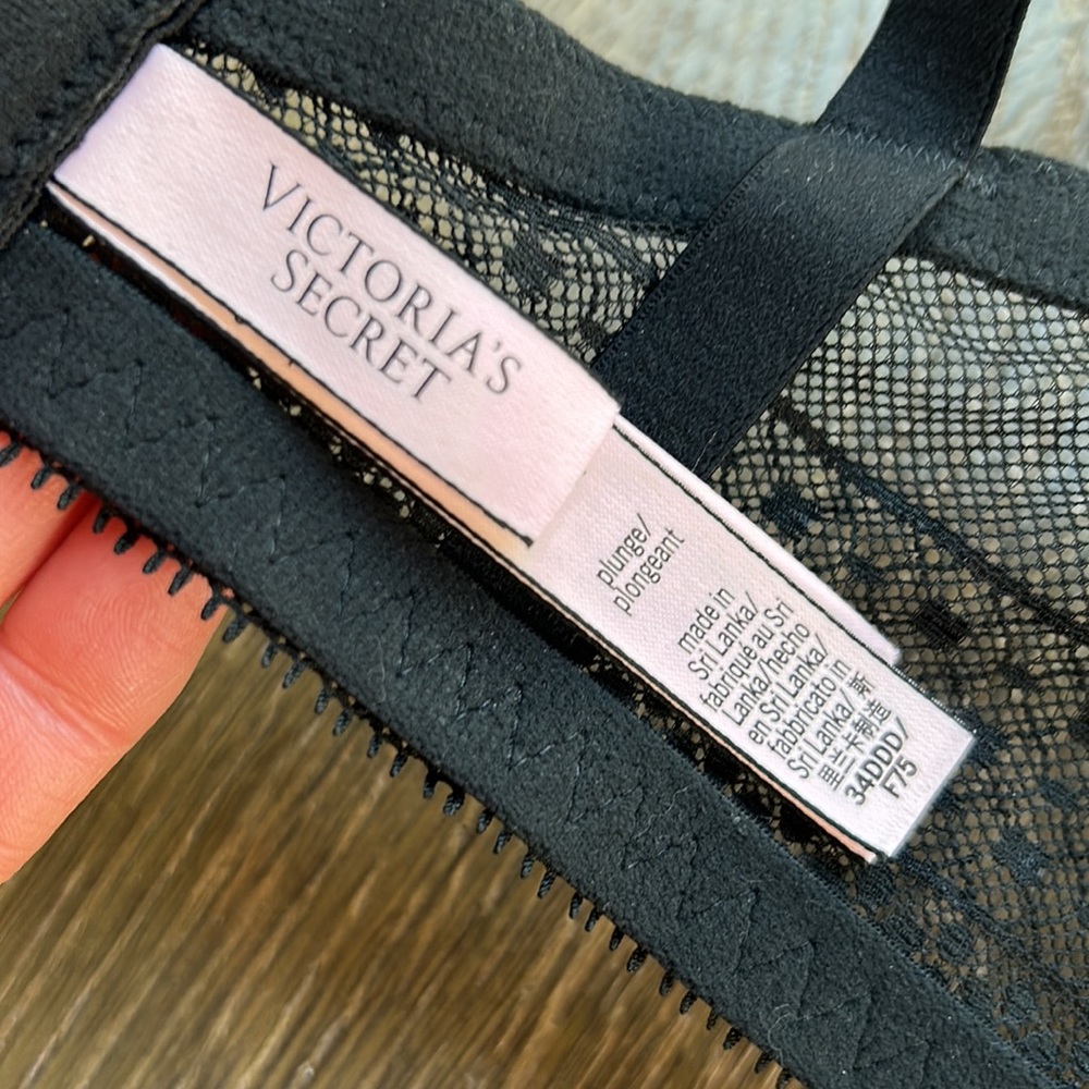 New Victoria’s Secret Bra - Picture 9 of 12